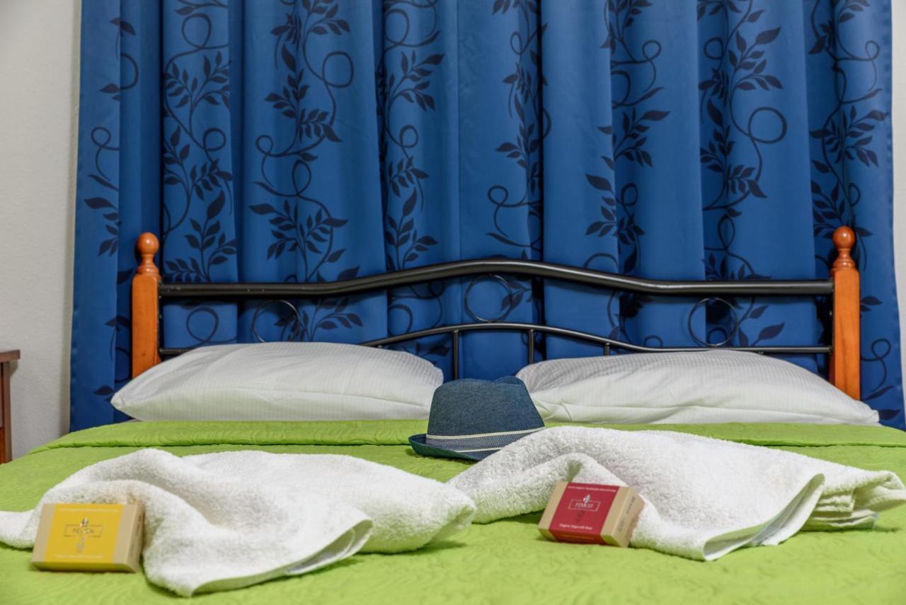 Des Roses Hotel Platanias  Buitenkant foto