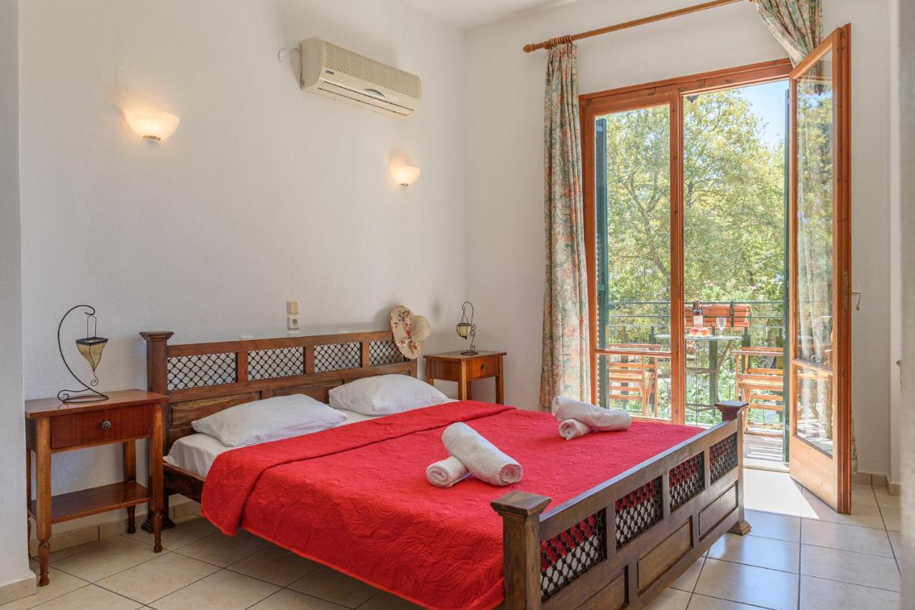 Des Roses Hotel Platanias  Buitenkant foto