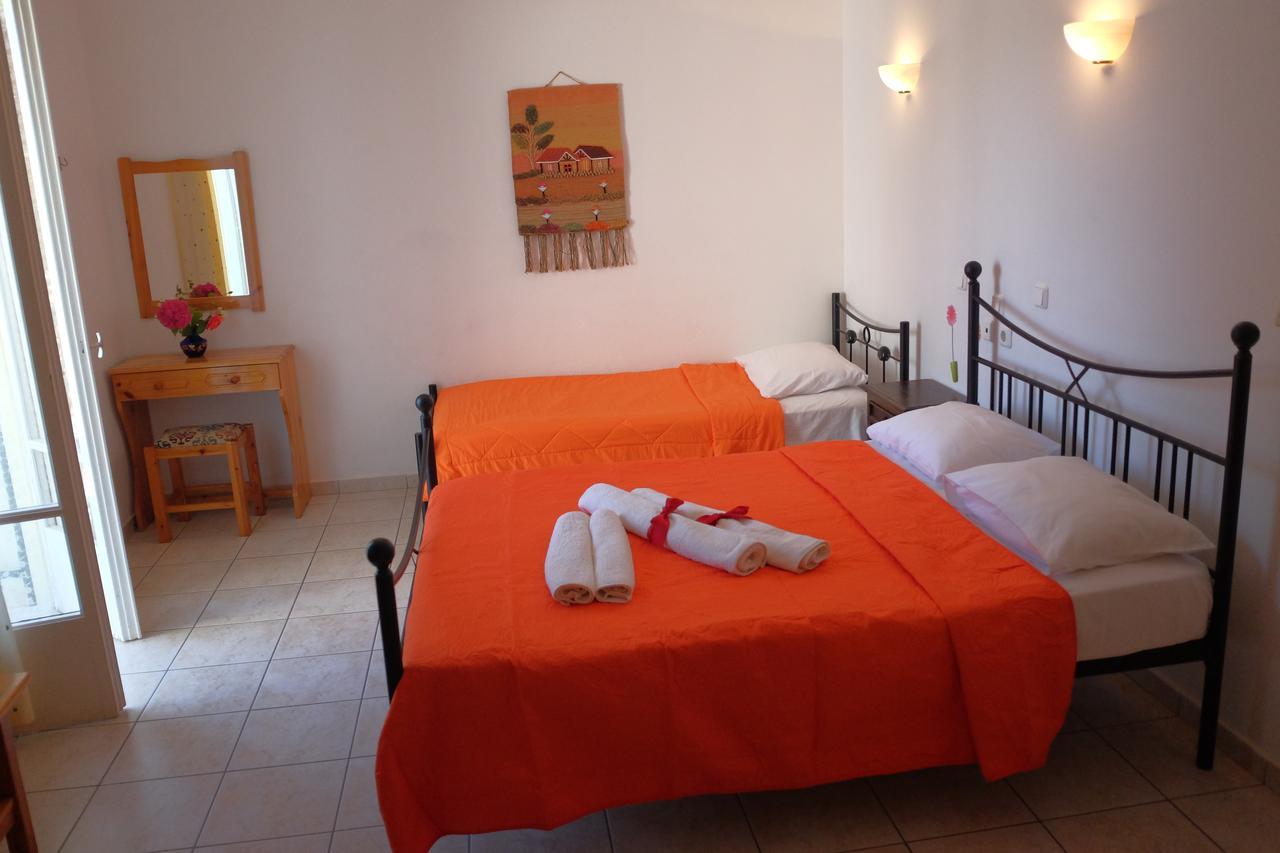 Des Roses Hotel Platanias  Buitenkant foto