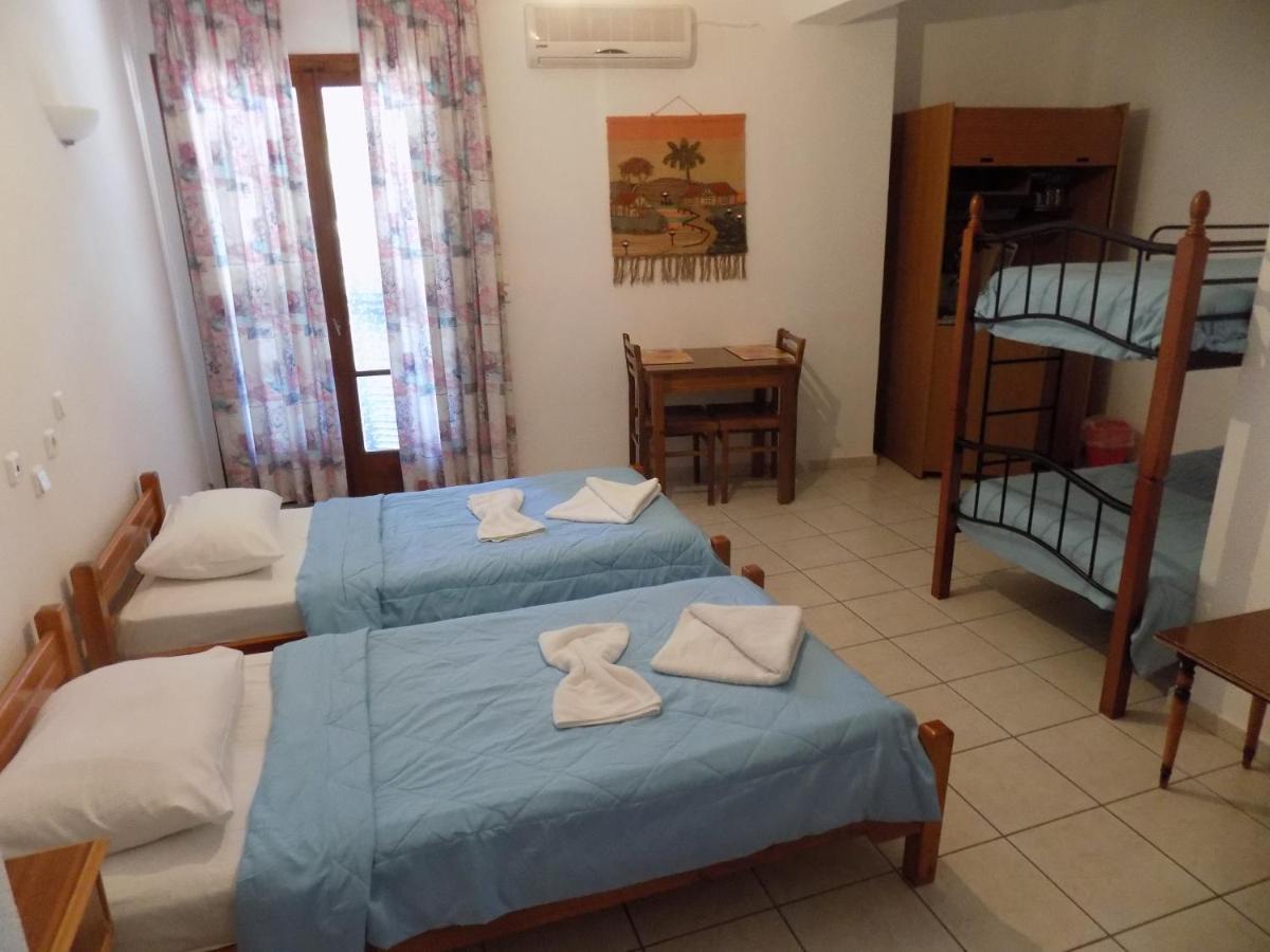 Des Roses Hotel Platanias  Buitenkant foto