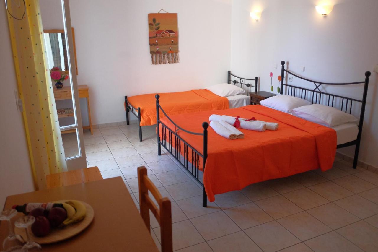 Des Roses Hotel Platanias  Buitenkant foto