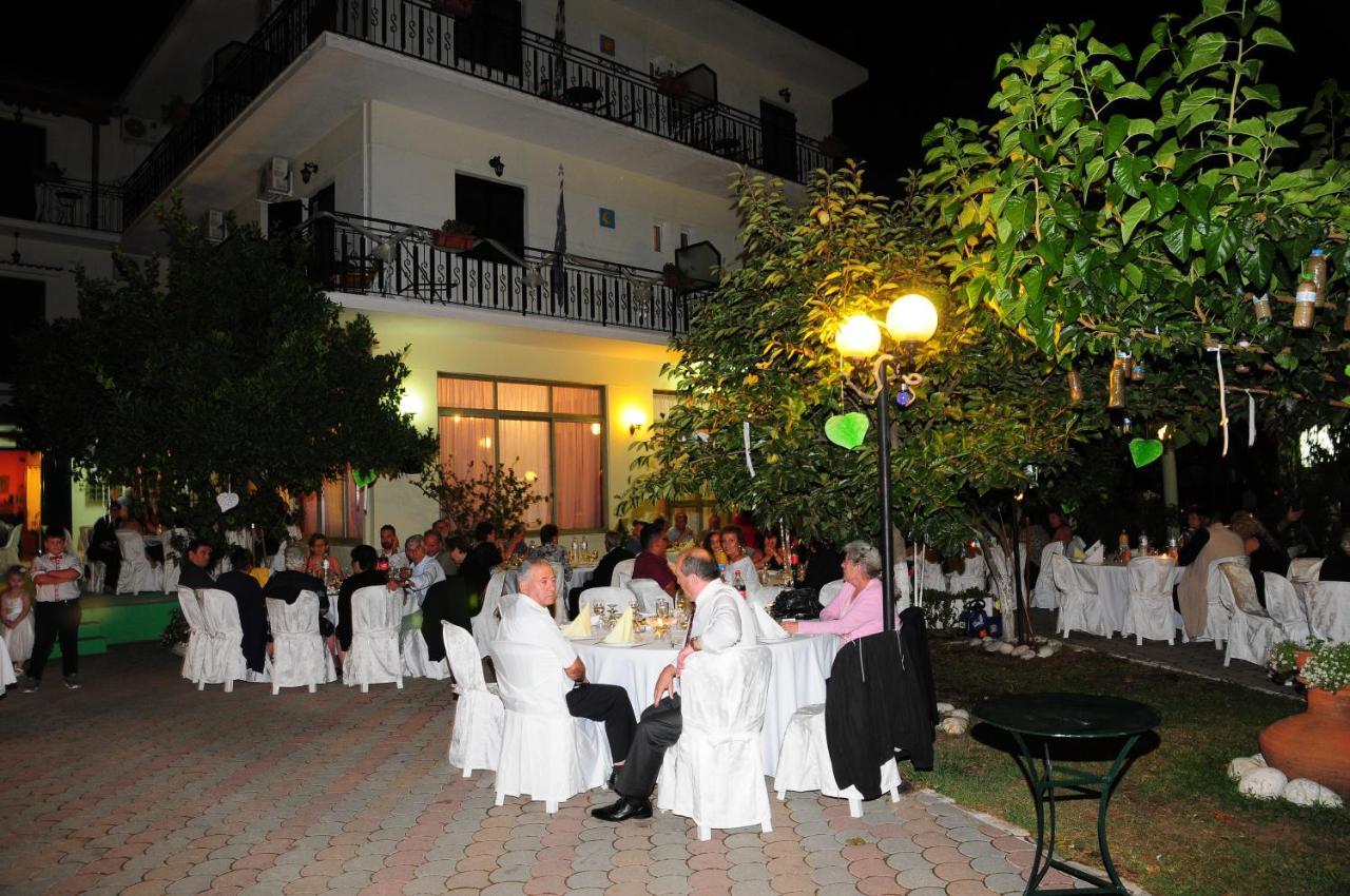 Des Roses Hotel Platanias  Buitenkant foto