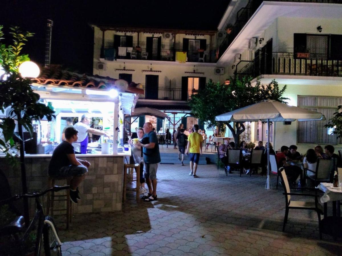 Des Roses Hotel Platanias  Buitenkant foto